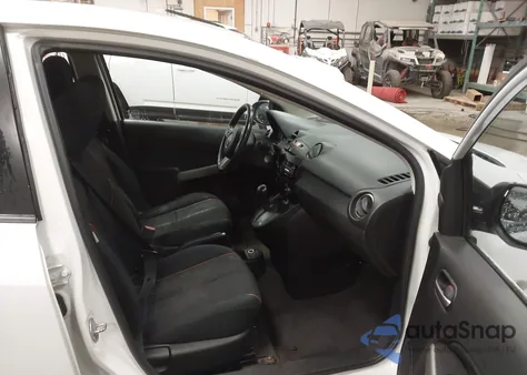 2013 Mazda Mazda2 Touring из США, поврежденный, VIN JM1DE1LZ2D0157831